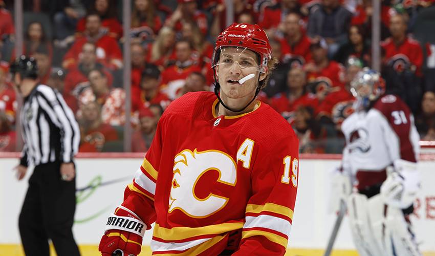 Calgary flames best sale tkachuk jersey