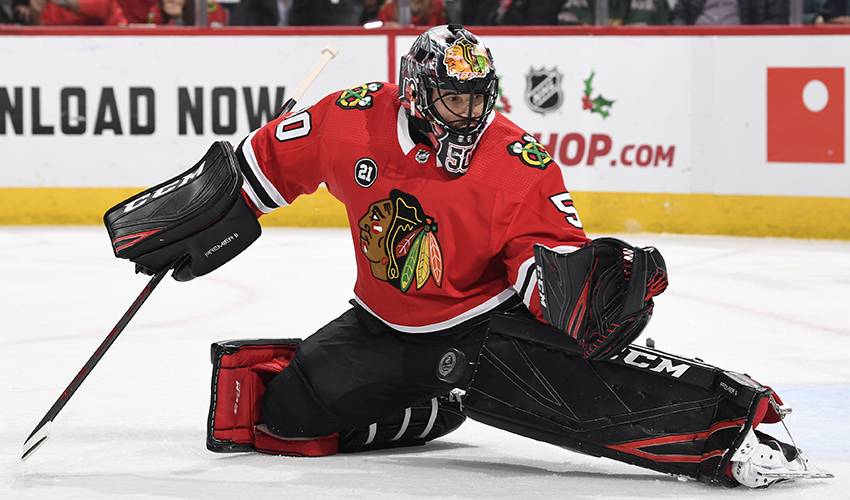 Blackhawks goalie Corey Crawford suffers a concussion