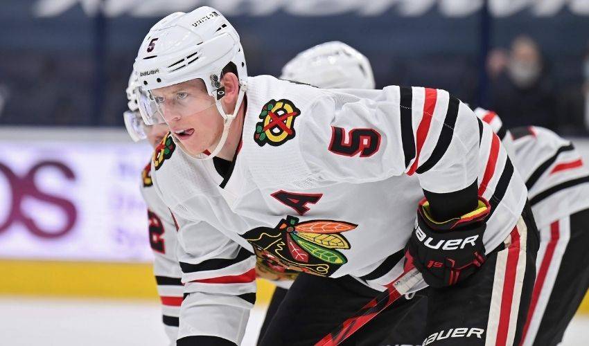 Blackhawks D Murphy agrees to 4-year contract extension