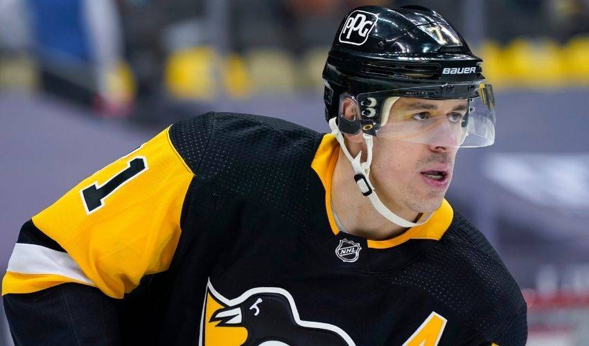 Penguins' Malkin out indefinitely after right knee surgery