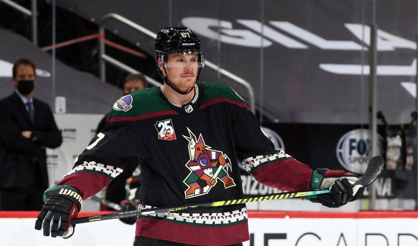 Coyotes sign Lawson Crouse to 5-year deal before arbitration