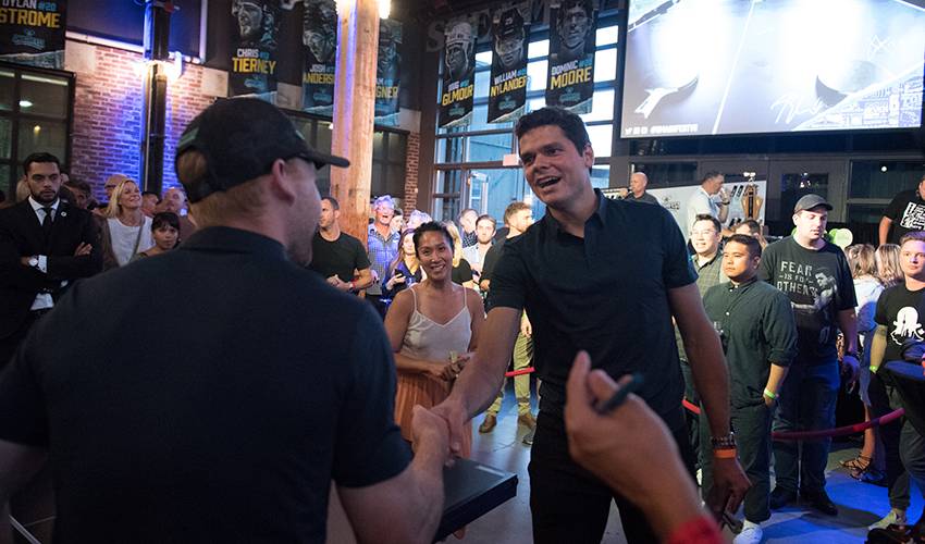 Raonic sees eye-to-eye with NHL players