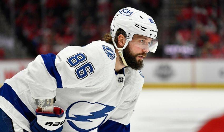 Lightning's Kucherov out 8-10 weeks after undergoing surgery