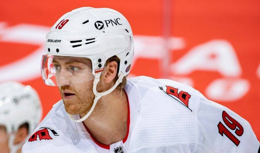 Dougie Hamilton to NJ Devils in NHL free agency contract