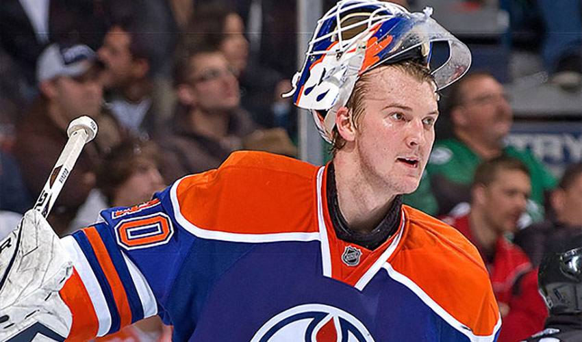 Oilers goalie Devan Dubnyk follows up first NHL win with another strong  effort - Red Deer Advocate