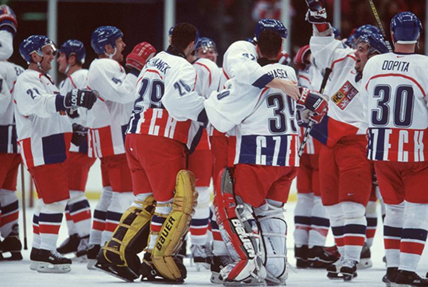1998 Bootleg Dominik Hasek Czechoslovakia Hockey Jersey Size Larg
