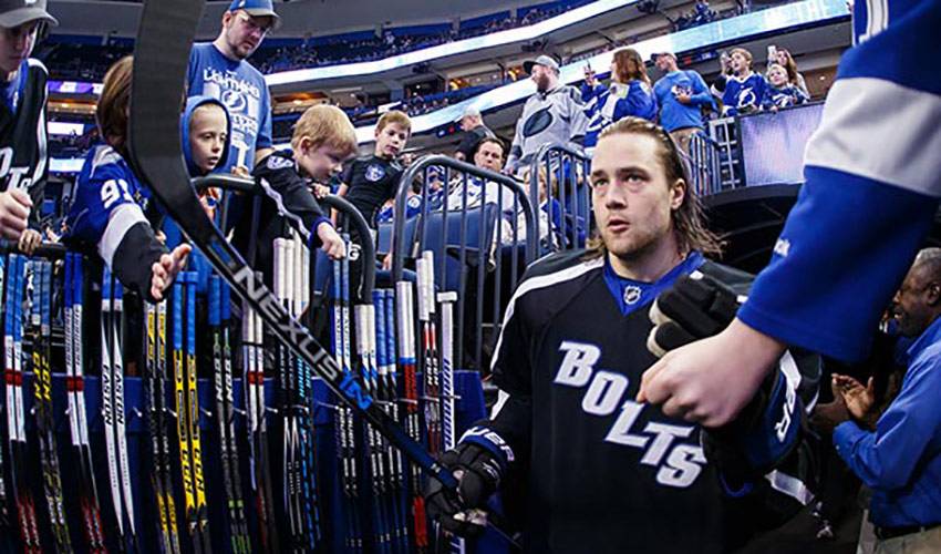 Lightning's Victor Hedman separates himself at his position