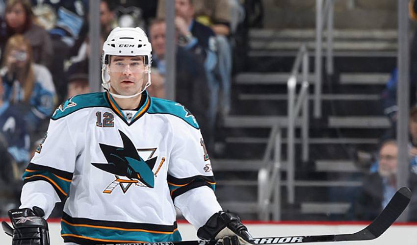 NHL scores: Marleau scores 1,000th career point to help Sharks