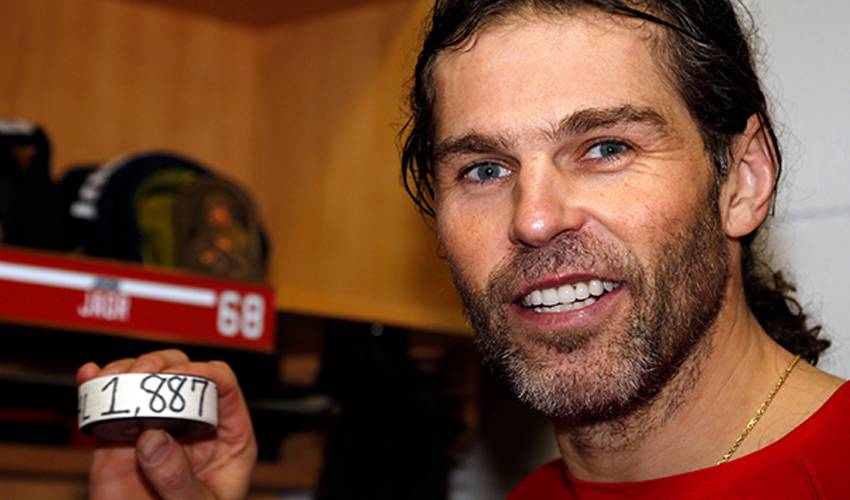 Teammates weigh in on ageless Jagr