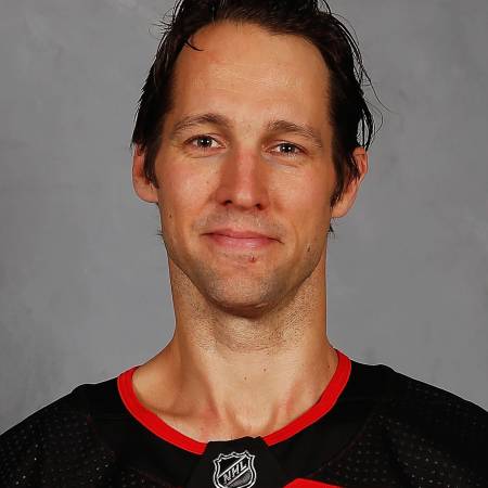 Travis Zajac signs 1-day deal to retire with Devils